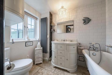 20 Commonside, Keston, BR2 6BP