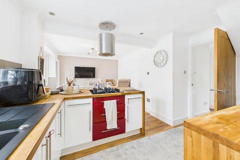 4 bedroom detached house for sale, Maes Ty Gwyn, Llangennech, Llanelli