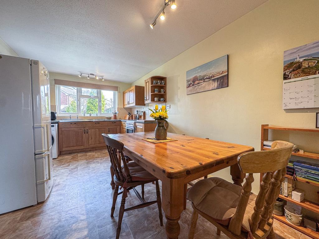 Kitchen dining