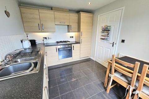38 Harrolds Close, Dursley, GL11 4FD