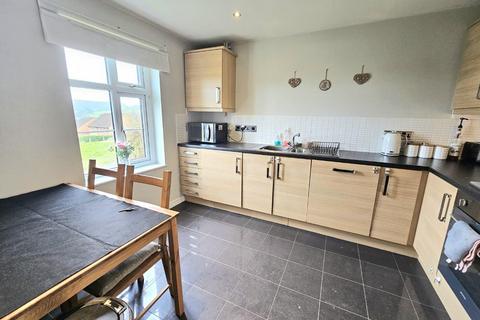 38 Harrolds Close, Dursley, GL11 4FD
