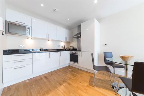 1 bedroom apartment to rent, Cobalt Point, London E14