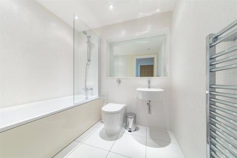 1 bedroom apartment to rent, Cobalt Point, London E14