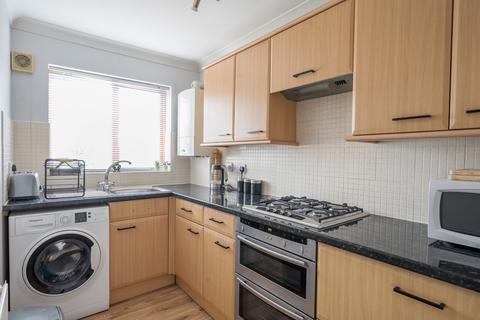 5 Carlys Close, Beckenham, BR3 4PB