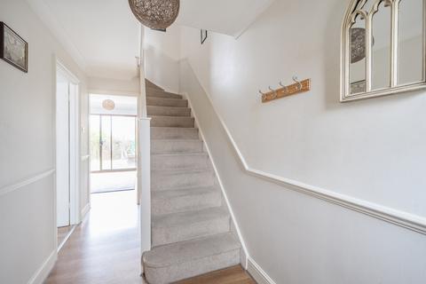 5 Carlys Close, Beckenham, BR3 4PB