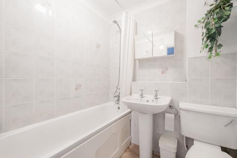 5 Carlys Close, Beckenham, BR3 4PB