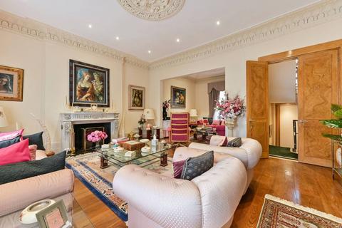 4 bedroom end of terrace house for sale, Walton Place, Knightsbridge, London, SW3