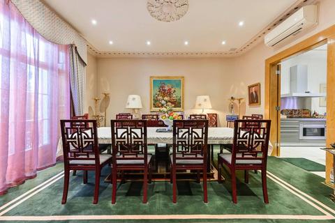 4 bedroom end of terrace house for sale, Walton Place, Knightsbridge, London, SW3