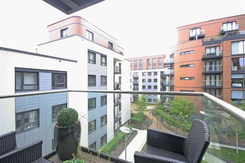 Studio to rent, Cobblestone Square, London E1W