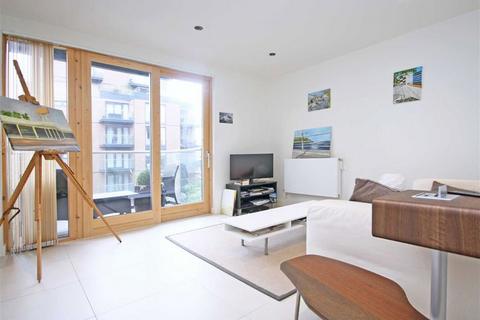 Studio to rent, Cobblestone Square, London E1W