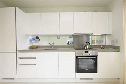 Studio to rent, Cobblestone Square, London E1W