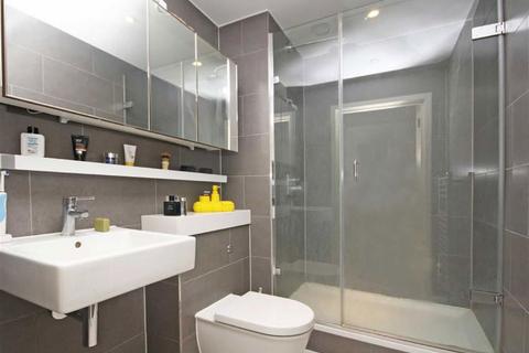 Studio to rent, Cobblestone Square, London E1W