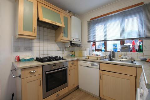 1a Sonia Gardens, Hounslow, TW5 0LZ