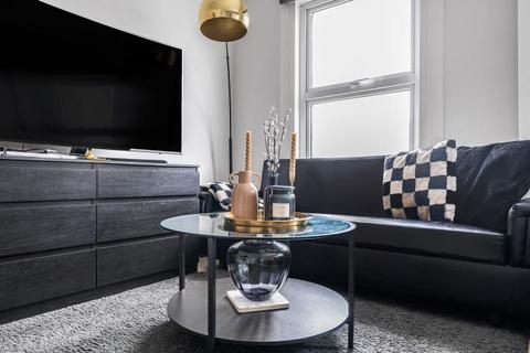 2 bedroom flat for sale, Grange Park Road, London, E10
