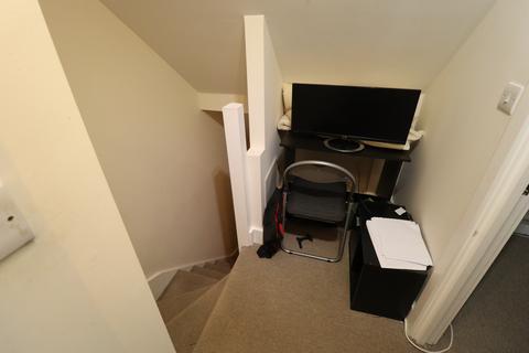 1 bedroom maisonette to rent, Wick Drive, Wickford, Essex, SS12