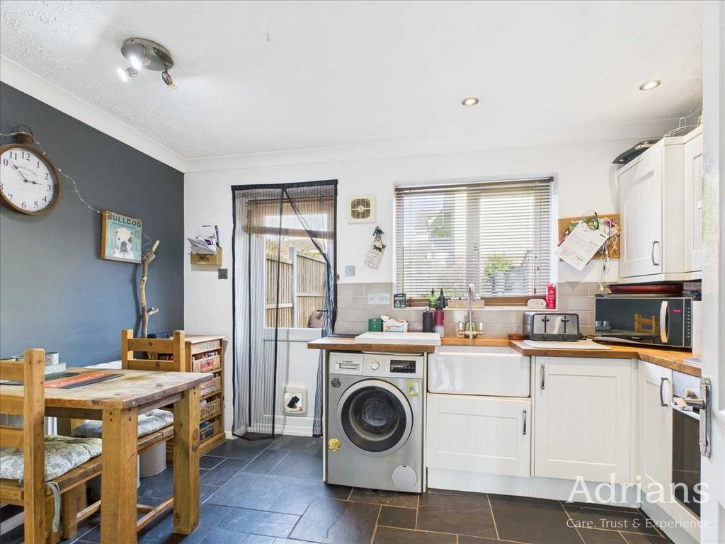 Kitchen / dining