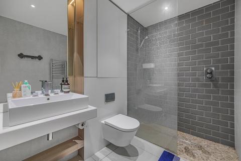 2 bedroom flat for sale, Skyline Apartments, Devan Grove, London