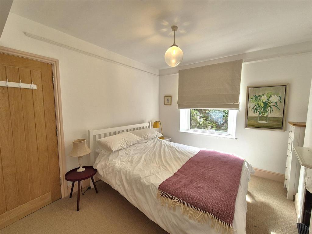 Bedroom 2.jpg