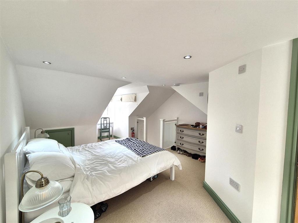 Principal bedroom.jpg