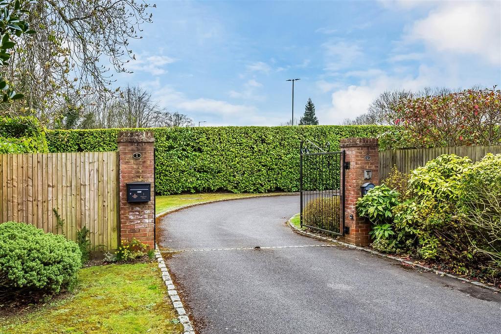 1-Ridgeway-Close-49.jpg