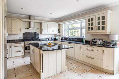1 Ridgeway Close, Fetcham, Leatherhead, KT22 9BF