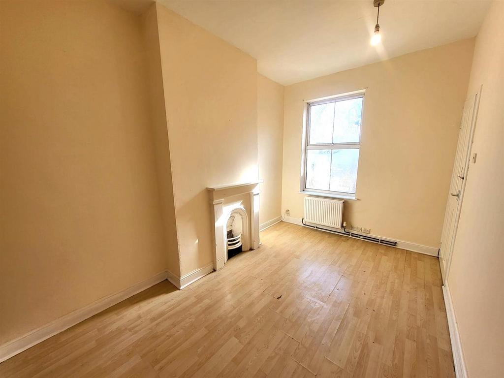 Bedroom 2 Pic 1