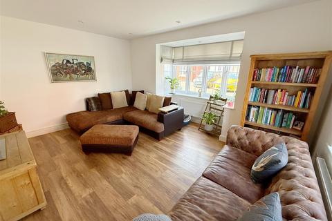 2 bedroom semi-detached house for sale, Hutton Road, Kineton, Warwick