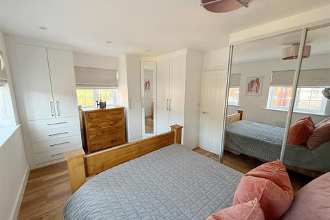 2 bedroom semi-detached house for sale, Hutton Road, Kineton, Warwick