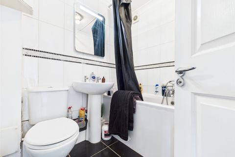 1 bedroom flat to rent, Lisa Court Marlborough Road, Romford RM7