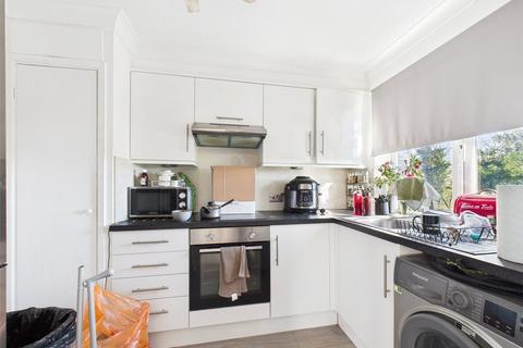 1 bedroom flat to rent, Lisa Court Marlborough Road, Romford RM7