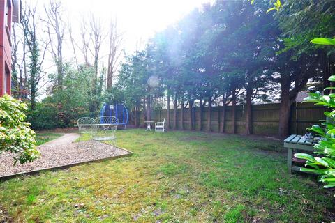 2 bedroom maisonette for sale, London Road, East Grinstead, West Sussex, RH19