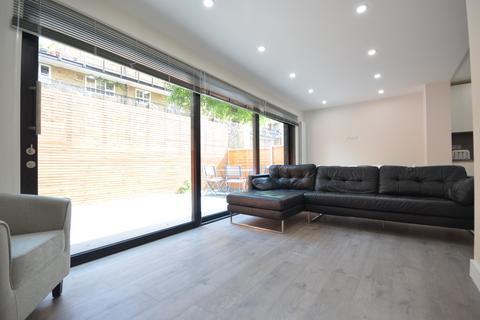 undefined, Rainbow Avenue, London E14