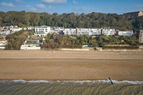 4 bedroom flat for sale, Radnor Cliff, Folkestone, CT20