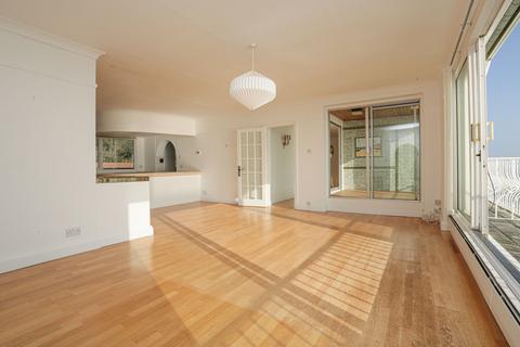 4 bedroom flat for sale, Radnor Cliff, Folkestone, CT20