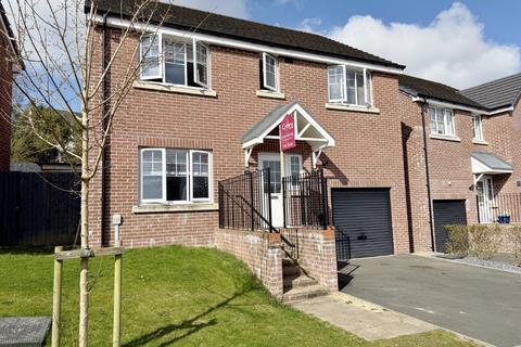 5 bedroom detached house for sale, Clos Benallt Fawr, Fforest