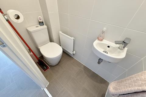 5 bedroom detached house for sale, Clos Benallt Fawr, Fforest