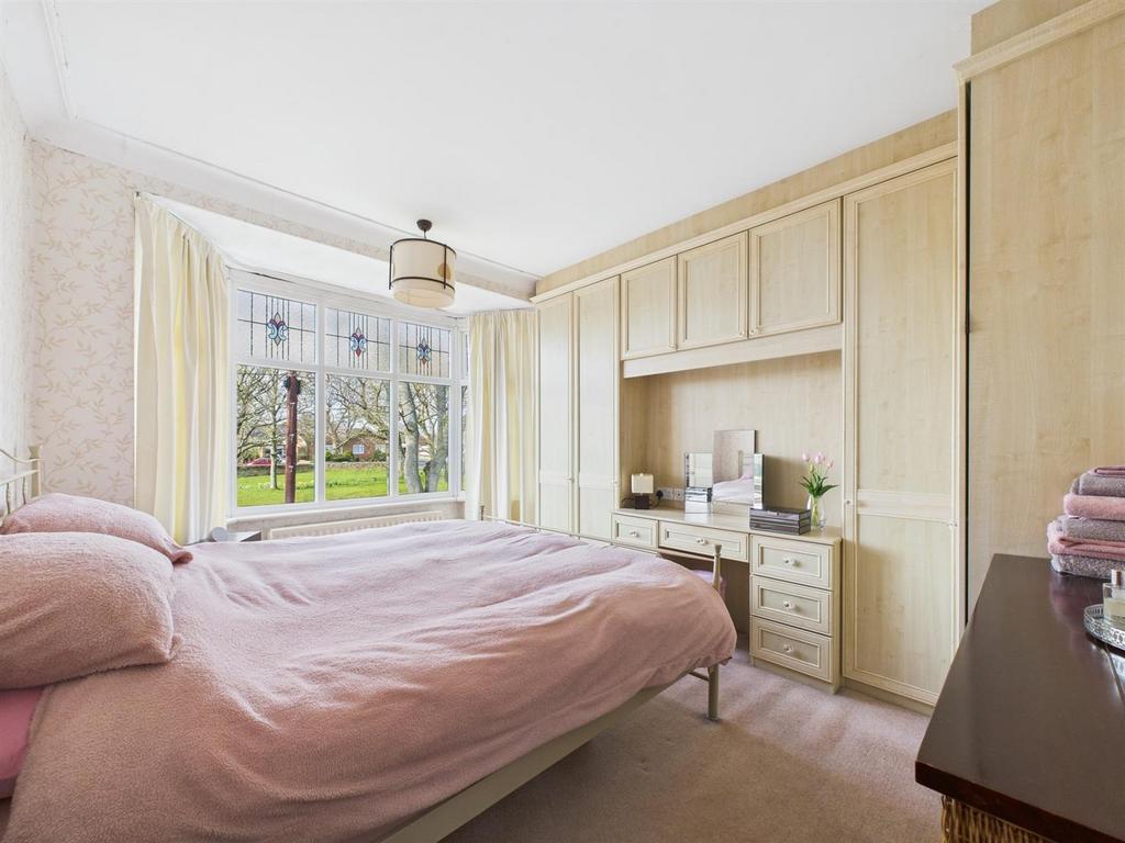 Bed 1.jpg