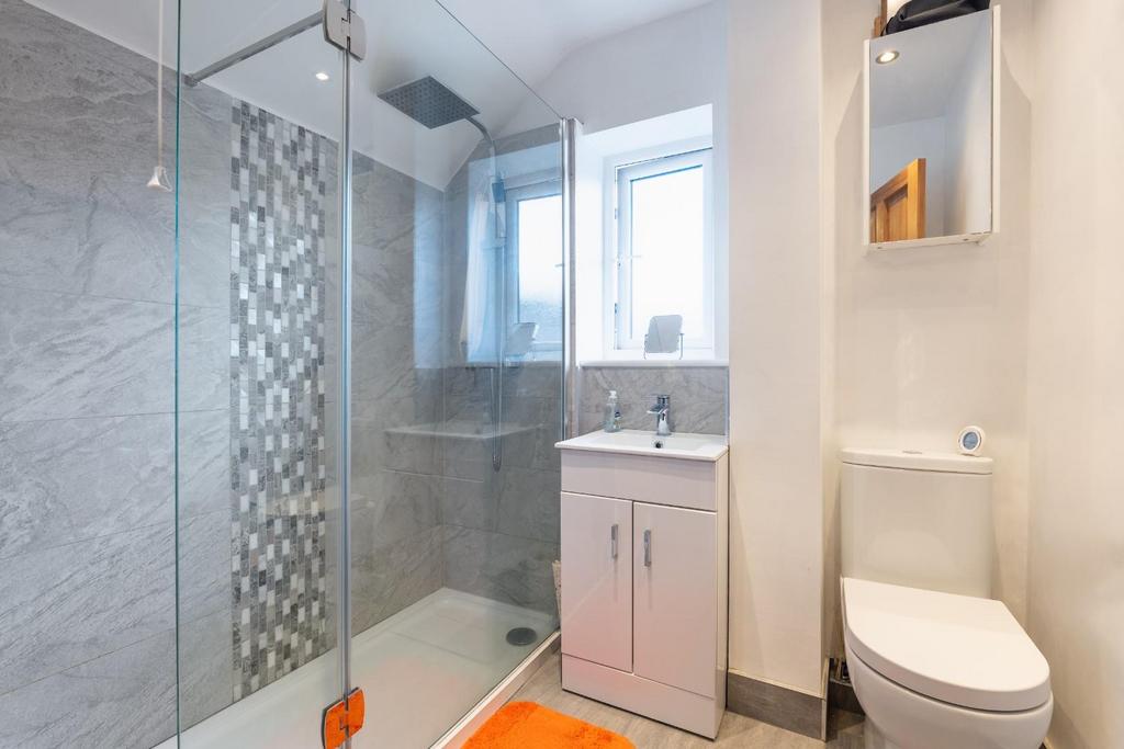Shower room-1.jpg