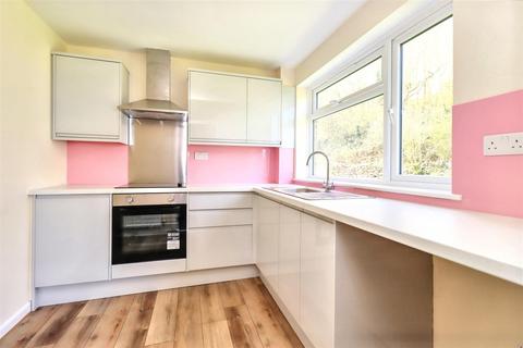 2 bedroom flat for sale, Immediate to Clevedon seafront