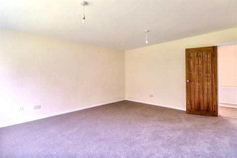 2 bedroom flat for sale, Immediate to Clevedon seafront