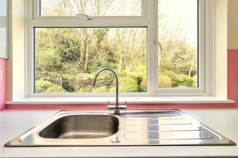 2 bedroom flat for sale, Immediate to Clevedon seafront