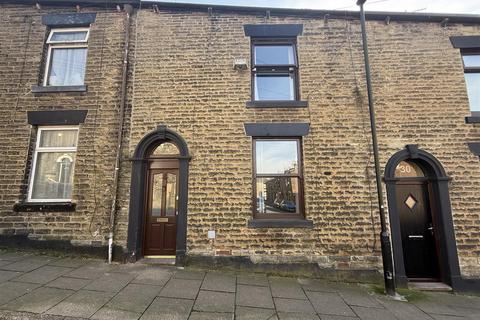 32 West Street, Lees, Oldham, OL4 5AT