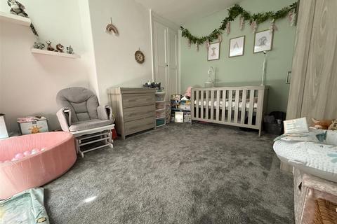 32 West Street, Lees, Oldham, OL4 5AT