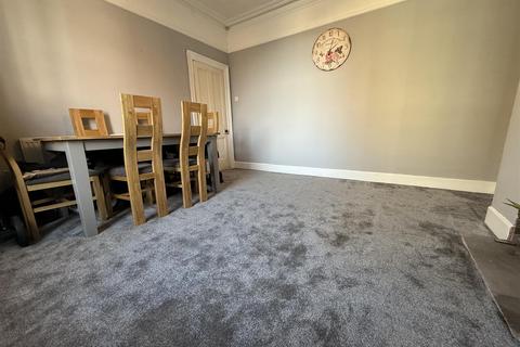 32 West Street, Lees, Oldham, OL4 5AT