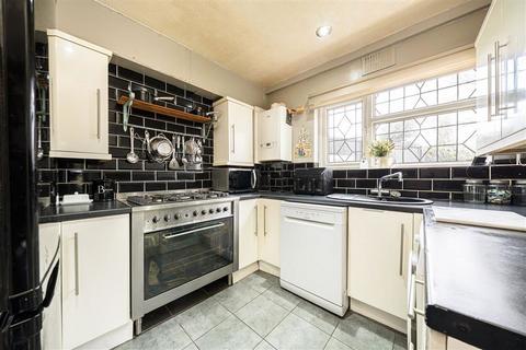 3 bedroom house for sale, Kashmir Road, London SE7