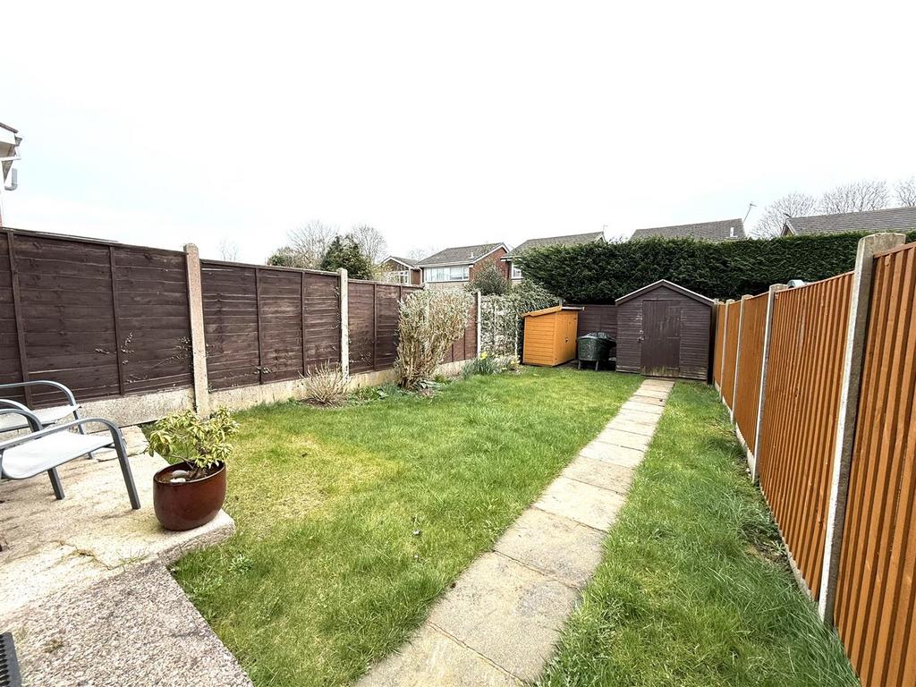 28 watson close rear 2.jpeg