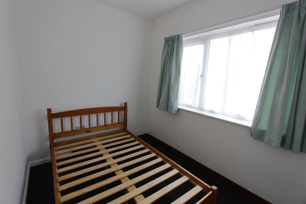 Bedroom 2.JPG