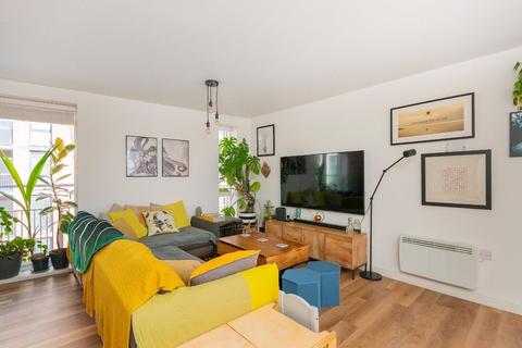 2 bedroom flat for sale, Ferry Street, Redcliffe