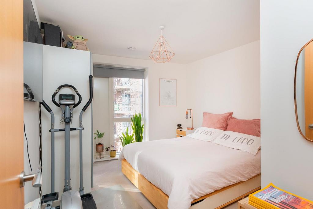 1 S0 HRE - Bedroom F.jpg