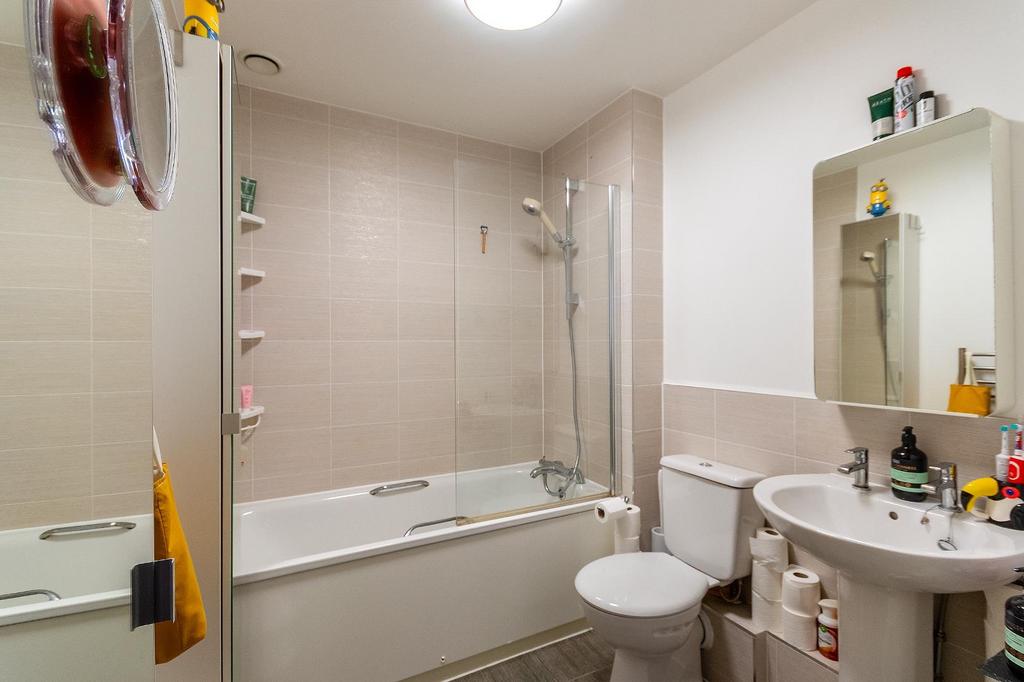 1 S0 HRE - Bathroom A.jpg